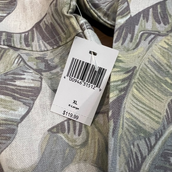 NWT Disney Parks “tropic print” button up spirit jersey - Picture 8 of 8